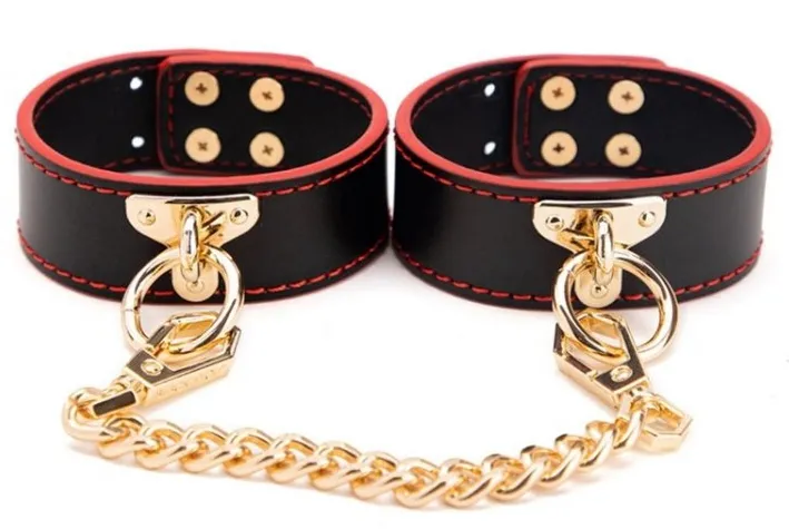 Menottes simili MAESTRO Noir et Rouge