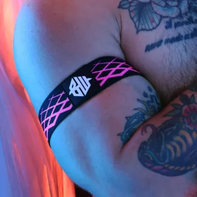 Brassards REVOLUTION Breedwell Rose neon