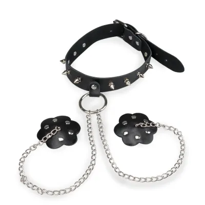 Collier BDSM à pointes et nippies à rivets
