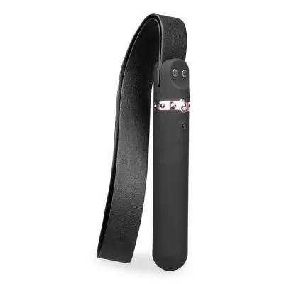 Ceinture de frappe avec manche vibromasseur